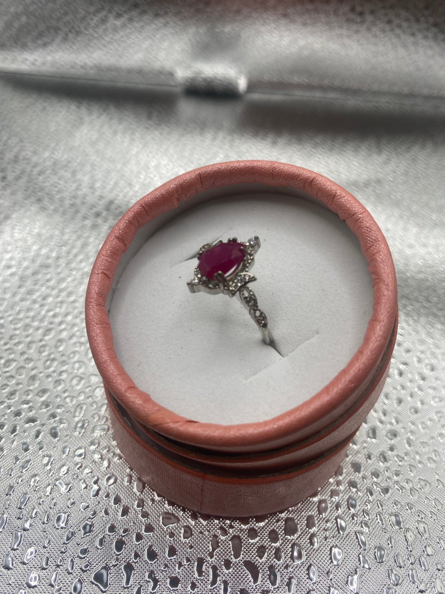 Bague ovale en argent véritable avec rubis naturel