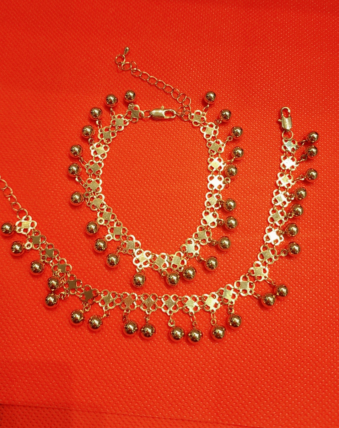 ਸੋਨੇ ਦੀ ਪਲੇਟ ਵਾਲੀ ਗੇਂਦ ਵਾਲਾ ਪਾਕ