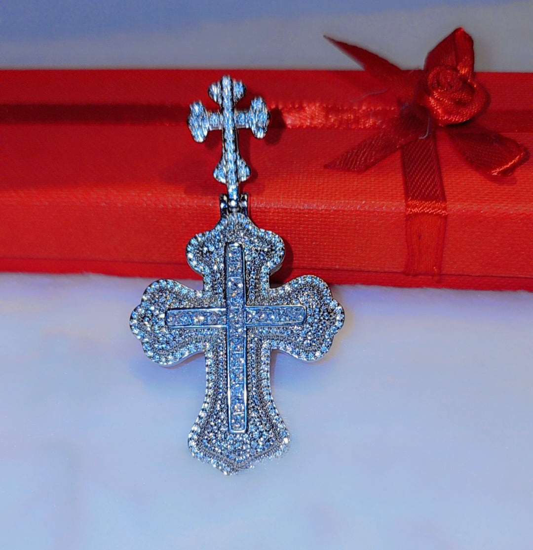 Pendentif croix plaqué or blanc glacé