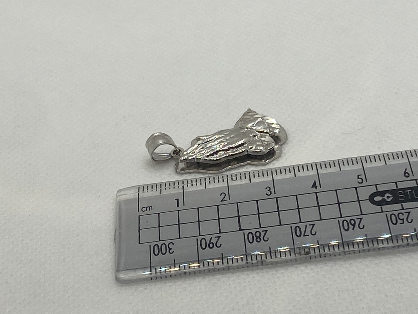 ਸਟਰਲਿੰਗ ਸਿਲਵਰ ਪ੍ਰਾਰਥਨਾ ਕਰਨ ਵਾਲਾ ਹੱਥ ਪੈਂਡੈਂਟ