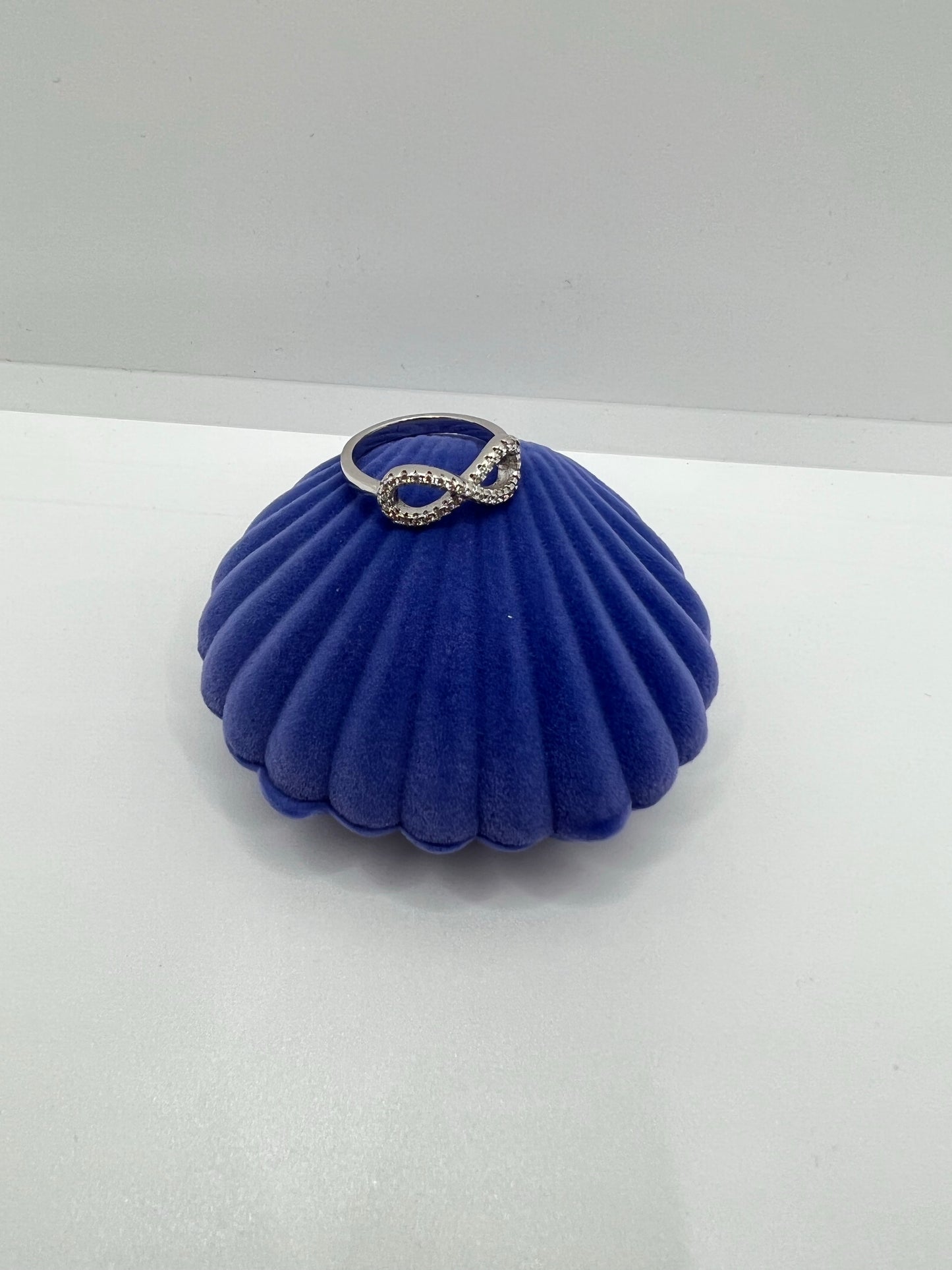 ਅਸਲੀ ਚਾਂਦੀ ਦੀ ਅਨੰਤ ਰਿੰਗ