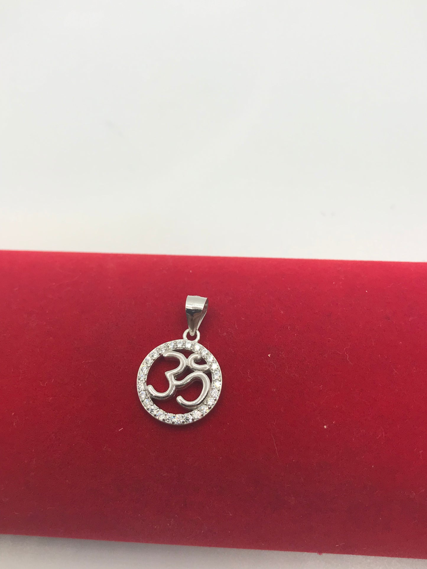 Pendentif ohm en argent sterling