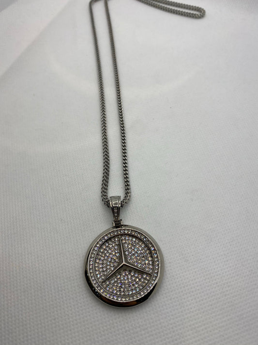 Pendentif avec logo Mercedes