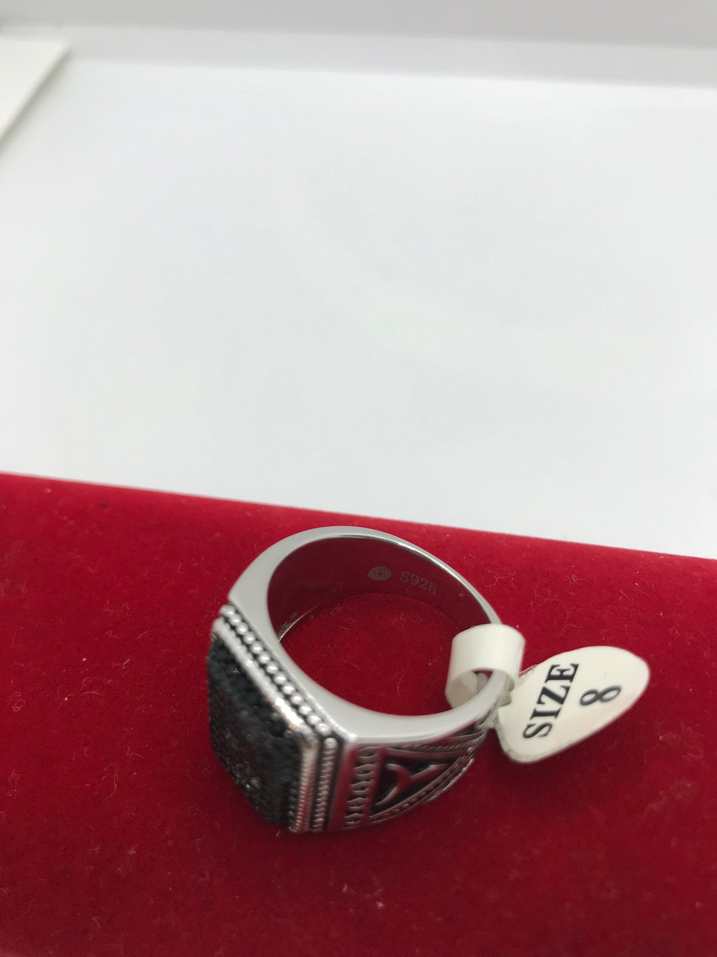 Bague en argent sterling avec pierre noire