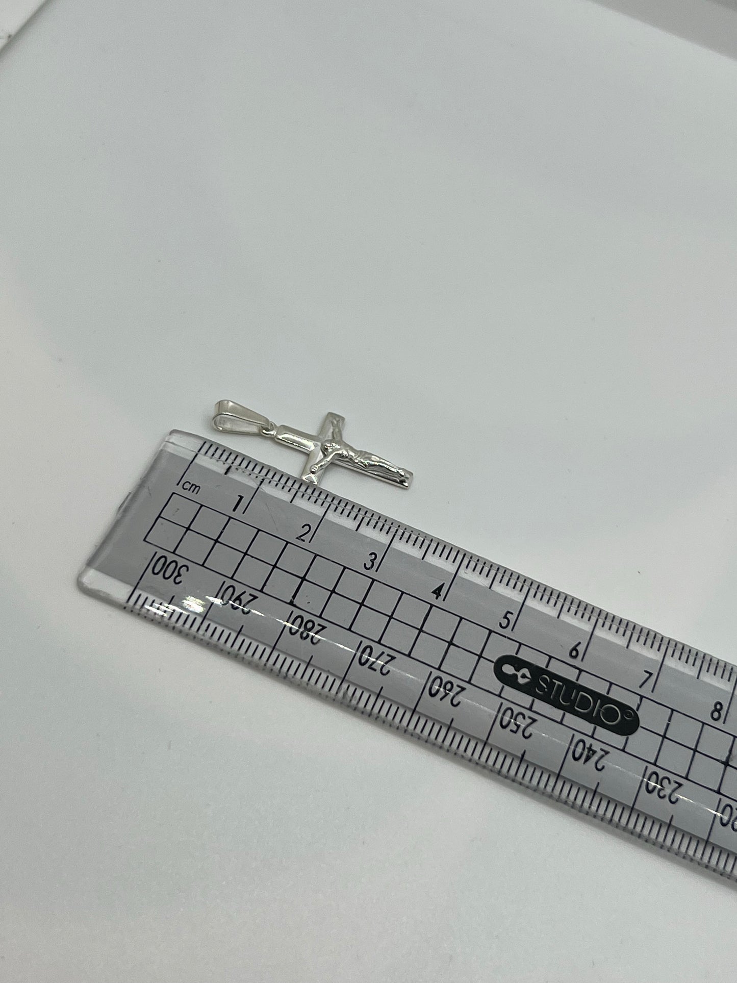 Pendentif crucifix en argent véritable