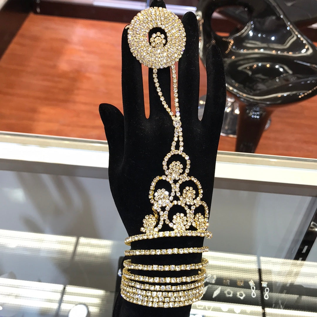 Bijoux de main couleur or