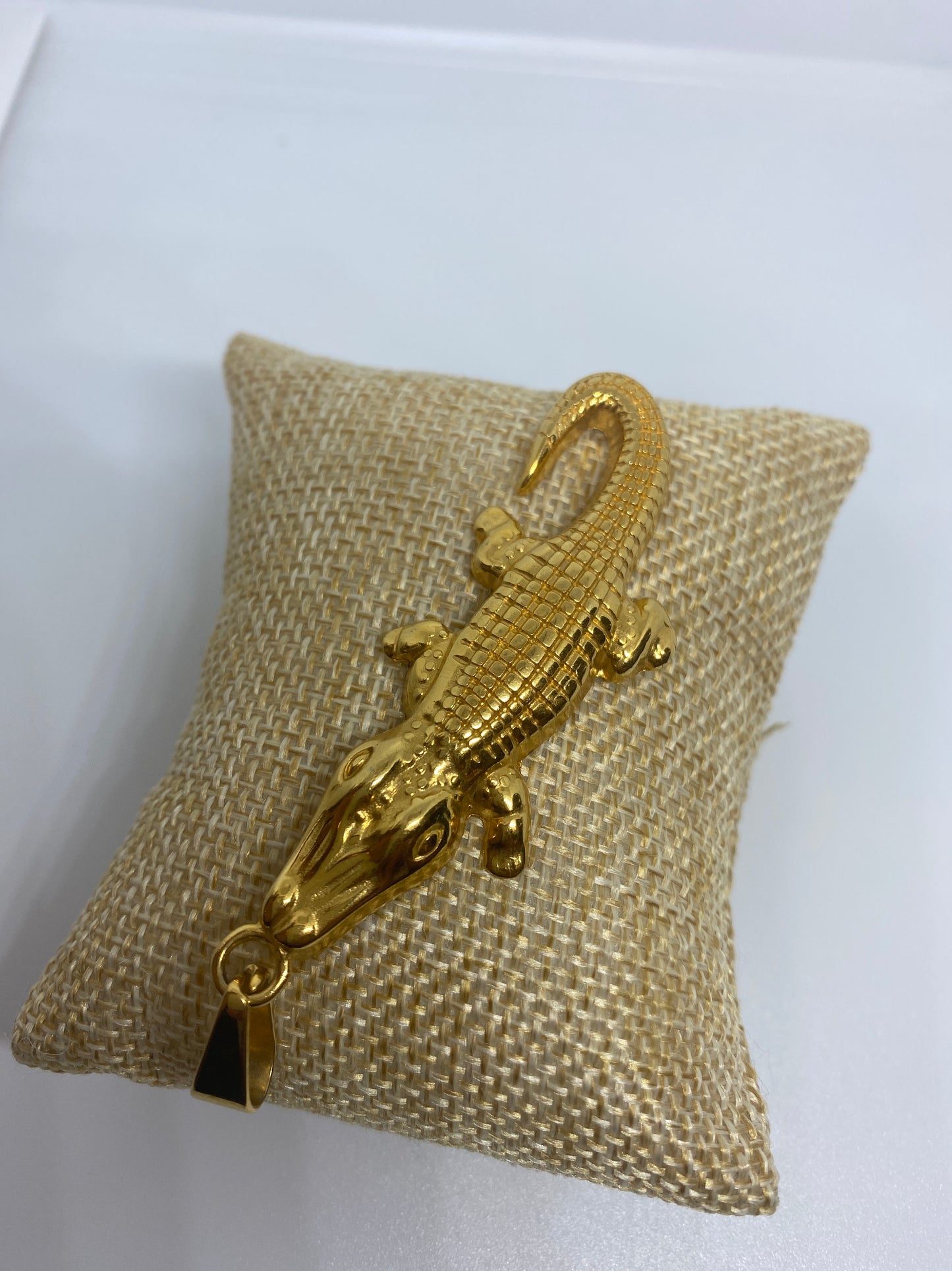 Pendentif crocodile en or