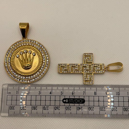 Pendentifs plaqués or à la mode.