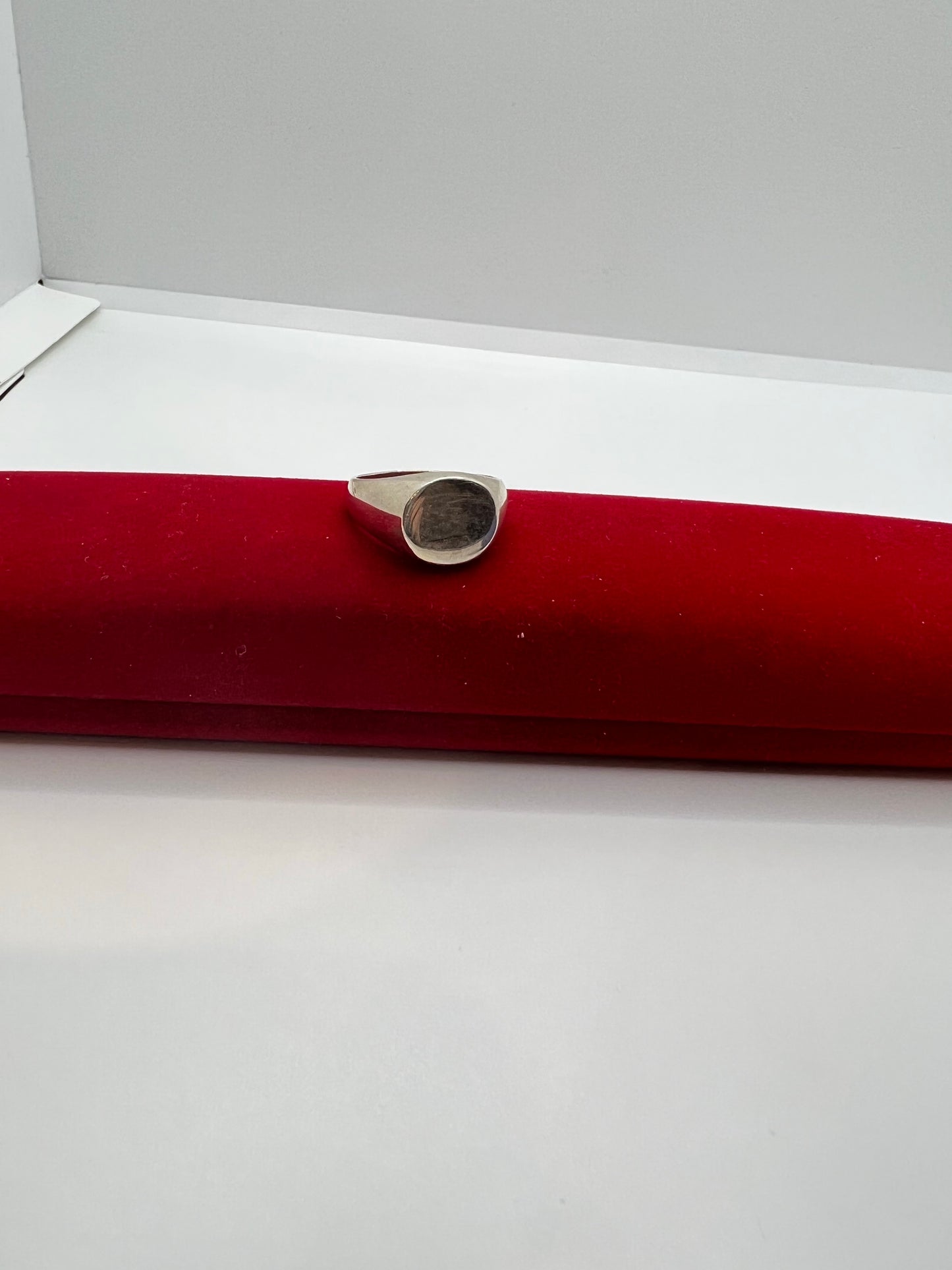 ਅਸਲੀ ਚਾਂਦੀ ਦੀ ਅੰਡਾਕਾਰ ਸਿਗਨੇਟ ਰਿੰਗ