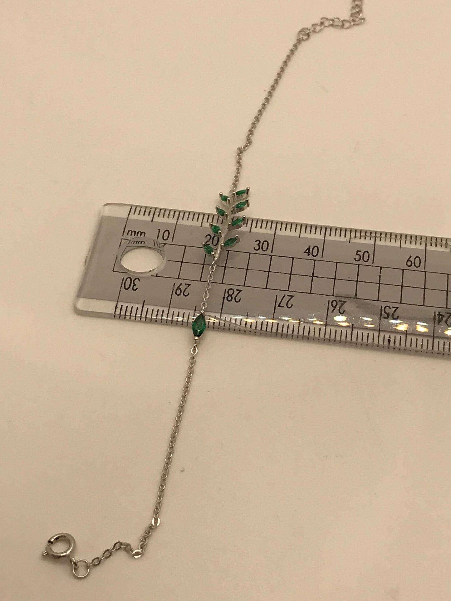 Bracelet en argent sterling avec pierre émeraude