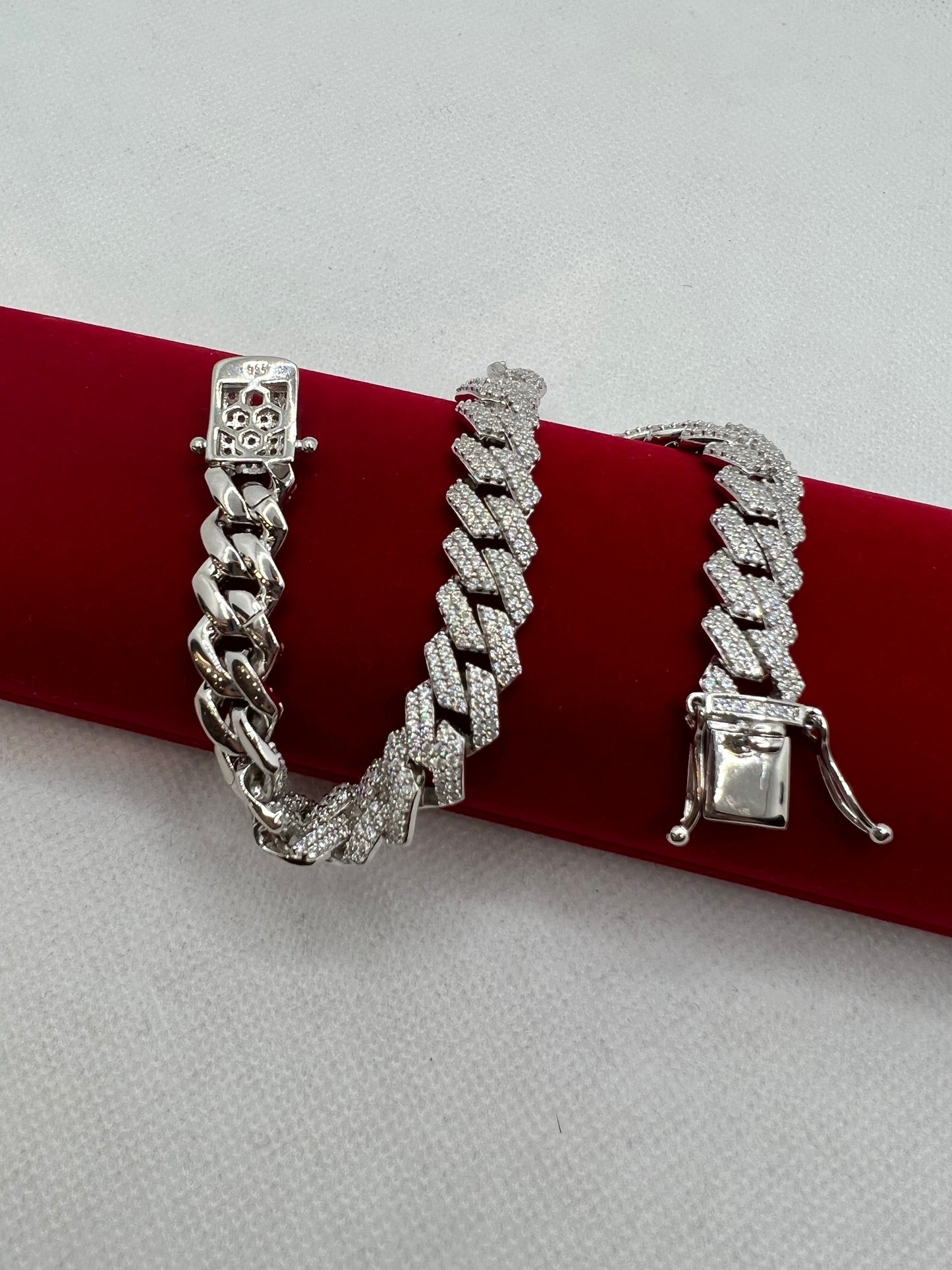 Bracelet en argent véritable à maillons cubains glacés