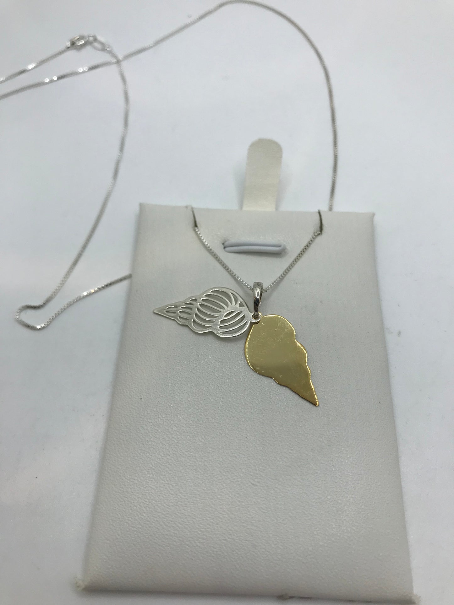 Collier coquillage bicolore en argent véritable