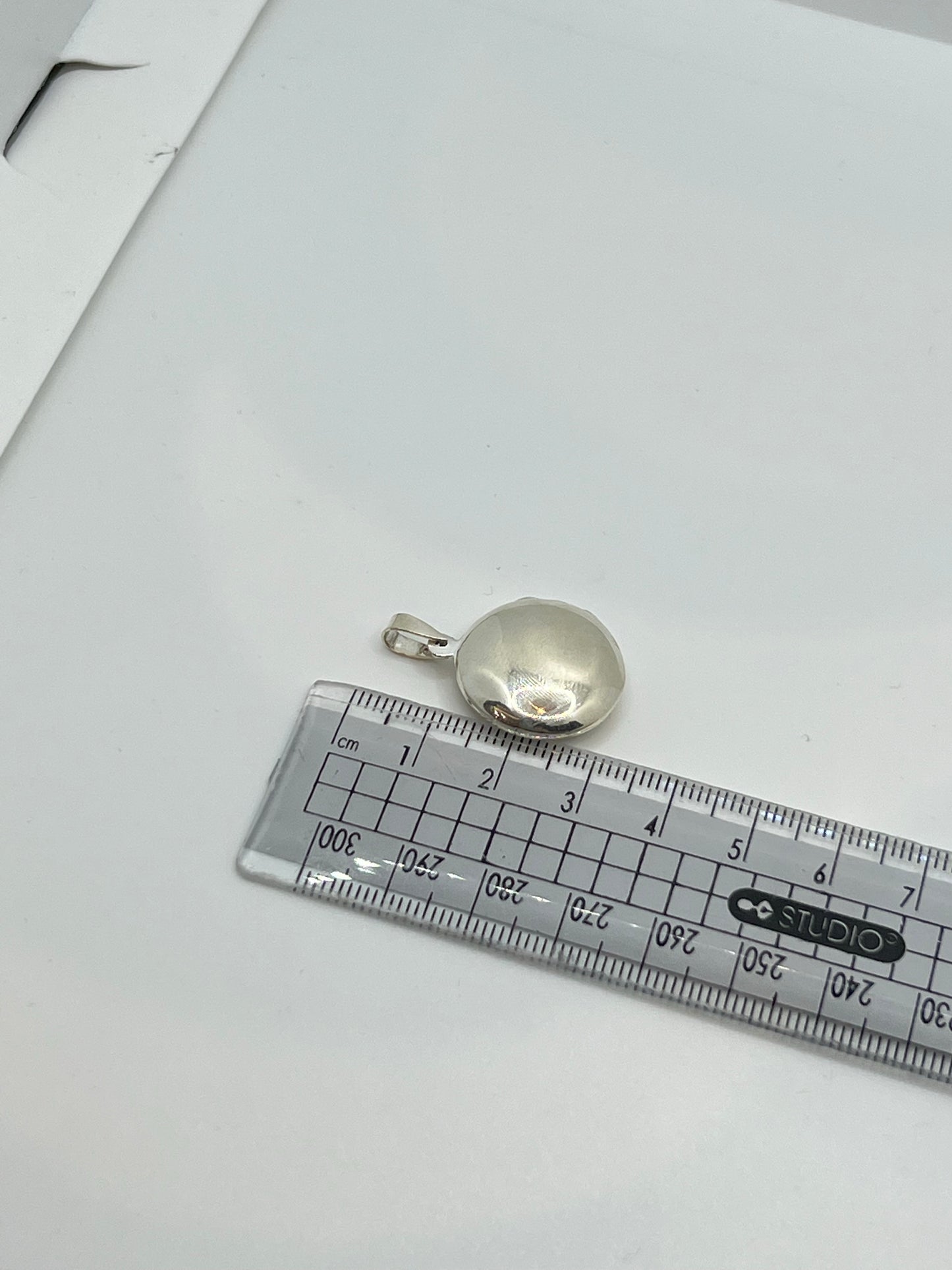 ਅਸਲੀ ਚਾਂਦੀ ਦਾ ਲਾਕੇਟ ਪੈਂਡੈਂਟ