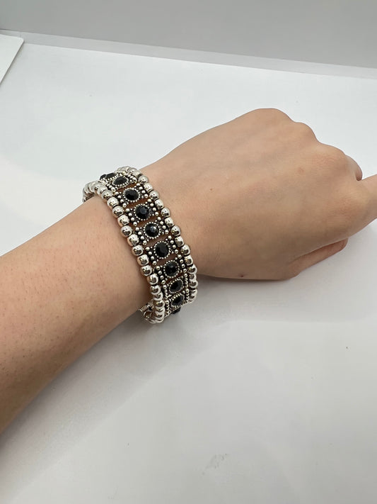 ਆਕਸੀਡਾਈਜ਼ਡ ਸਟ੍ਰੈਚੀ ਬਰੇਸਲੇਟ