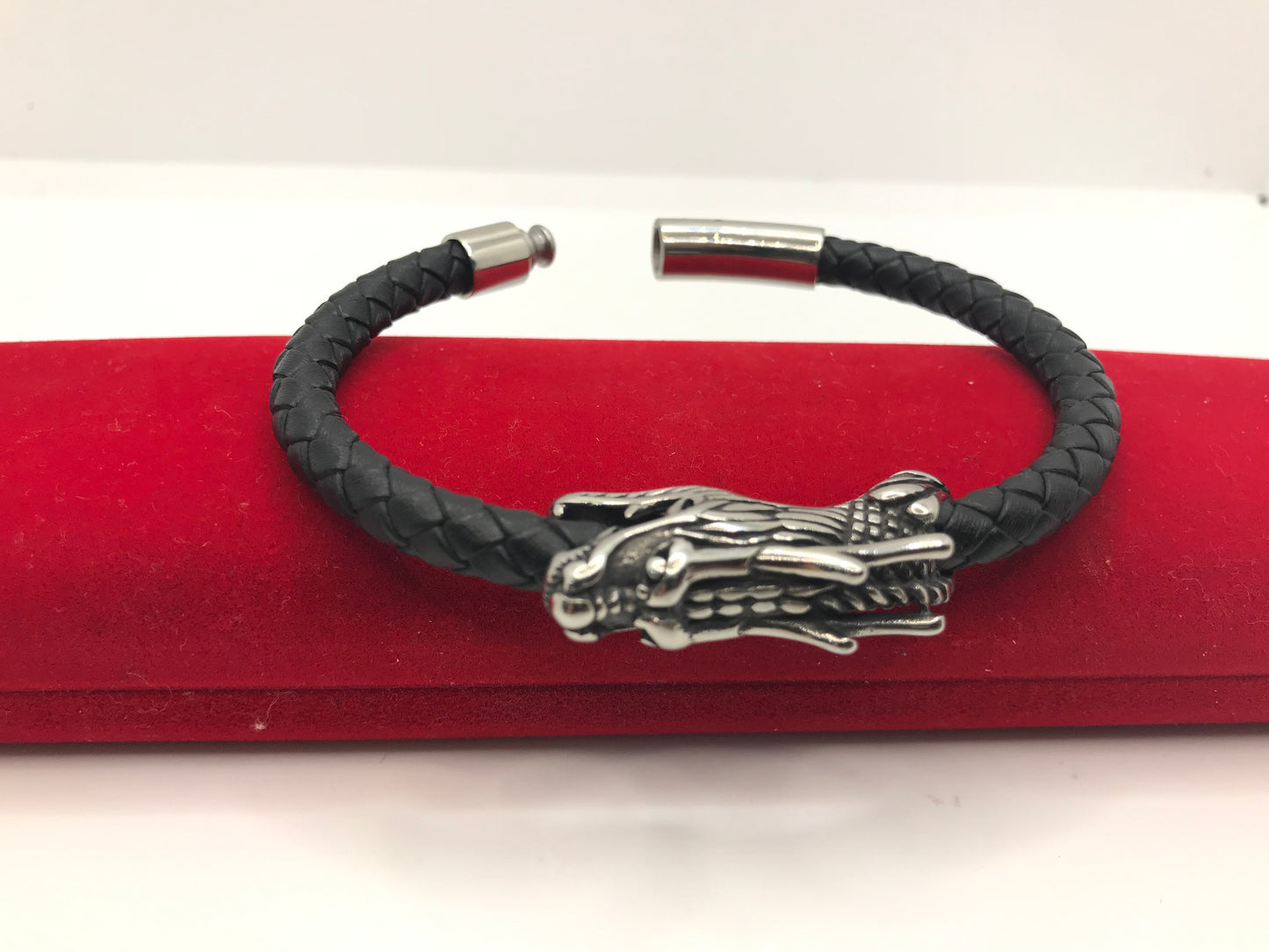 Bracelet en cuir avec tête de dragon