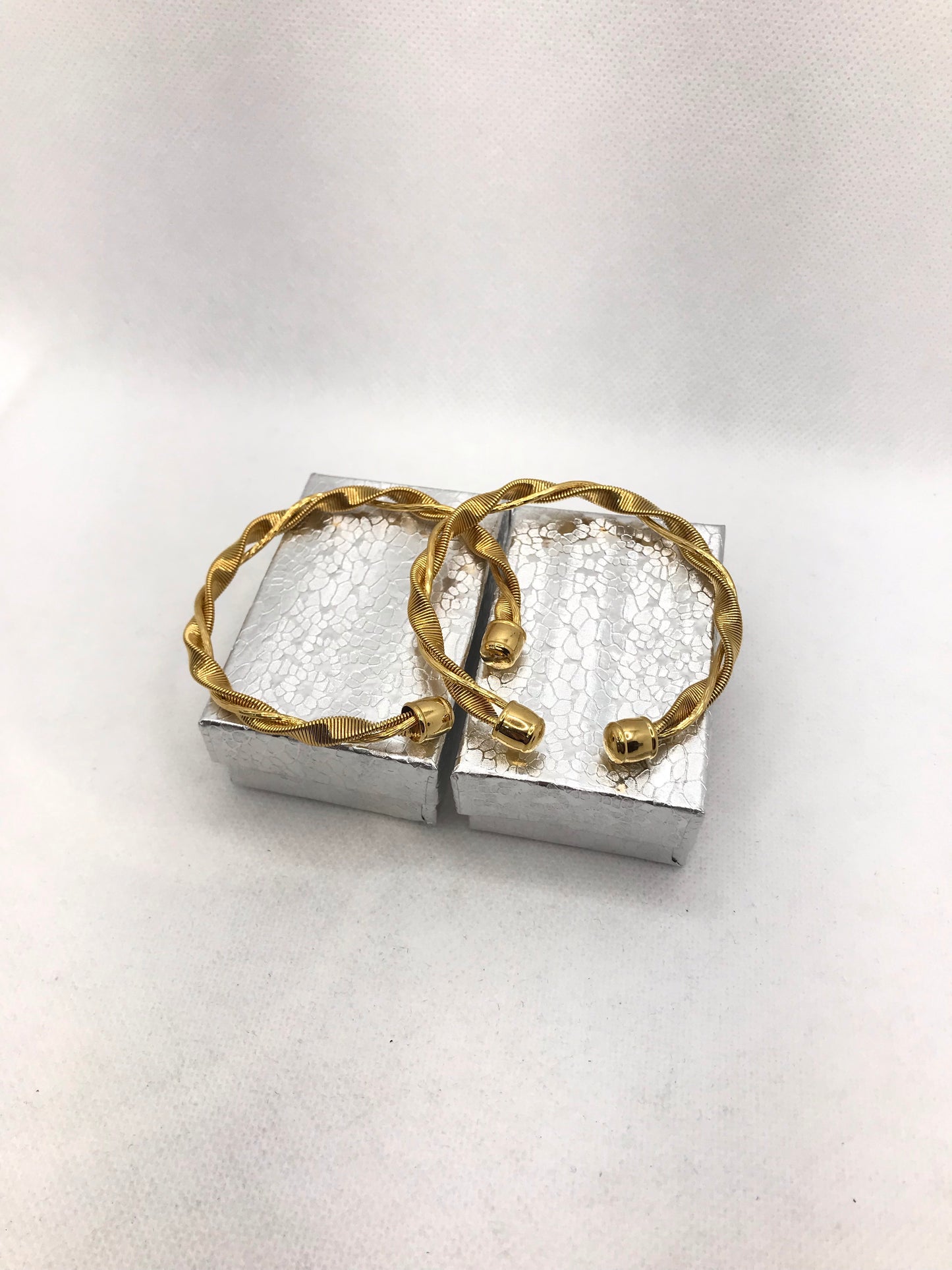 Bracelet jonc plaqué or style zigzag