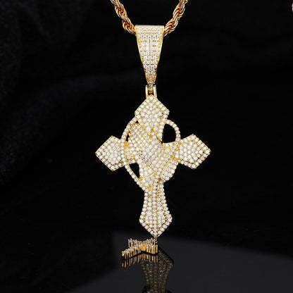 Croix en argent véritable avec moissanite et main en prière