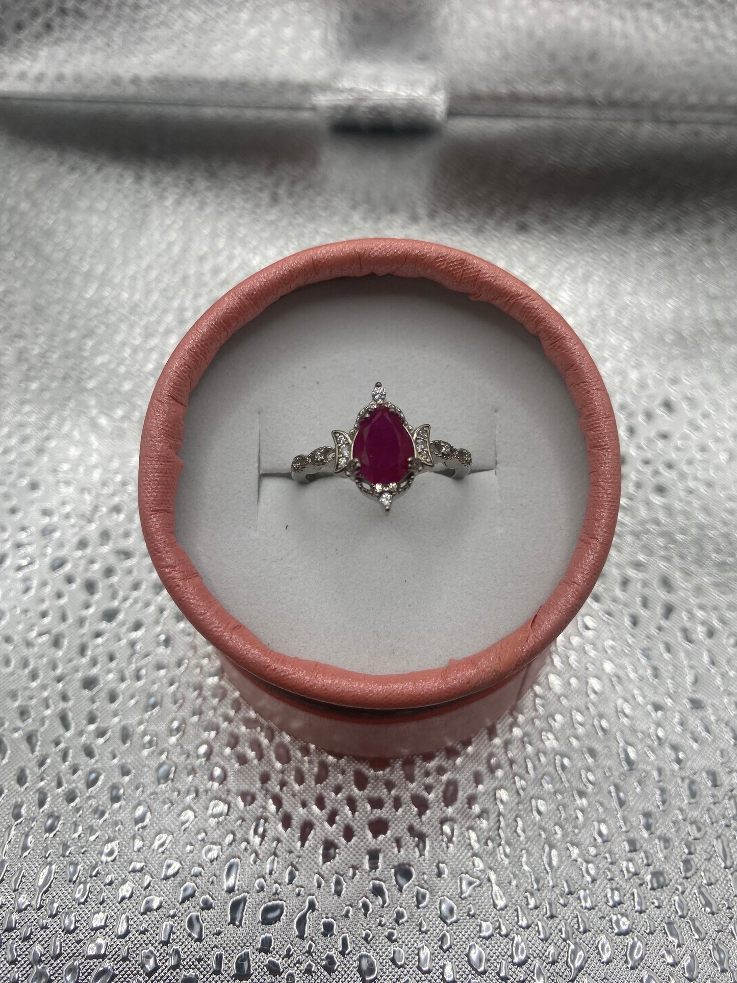Bague ovale en argent véritable avec rubis naturel