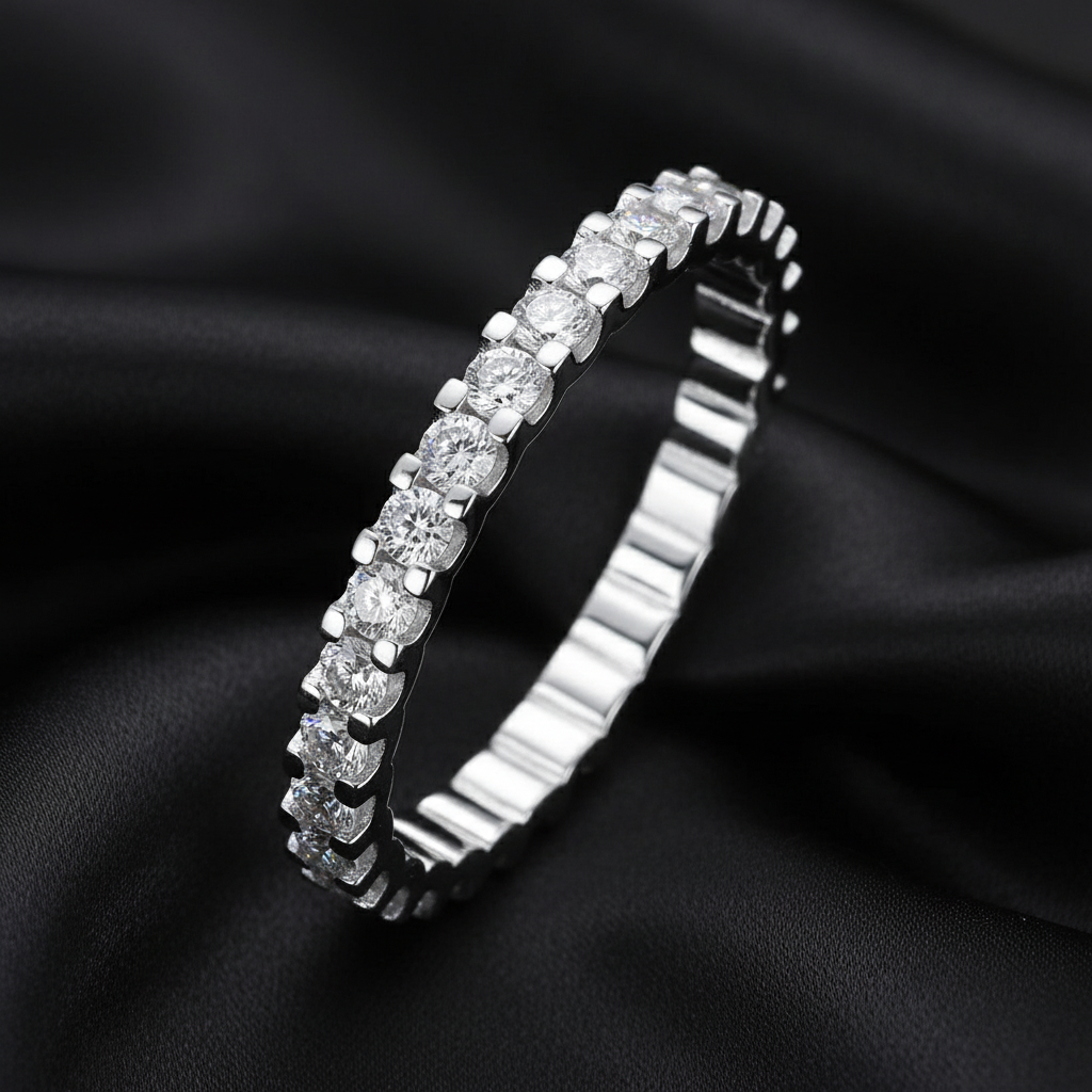 Alliance pour femme en argent véritable et moissanite