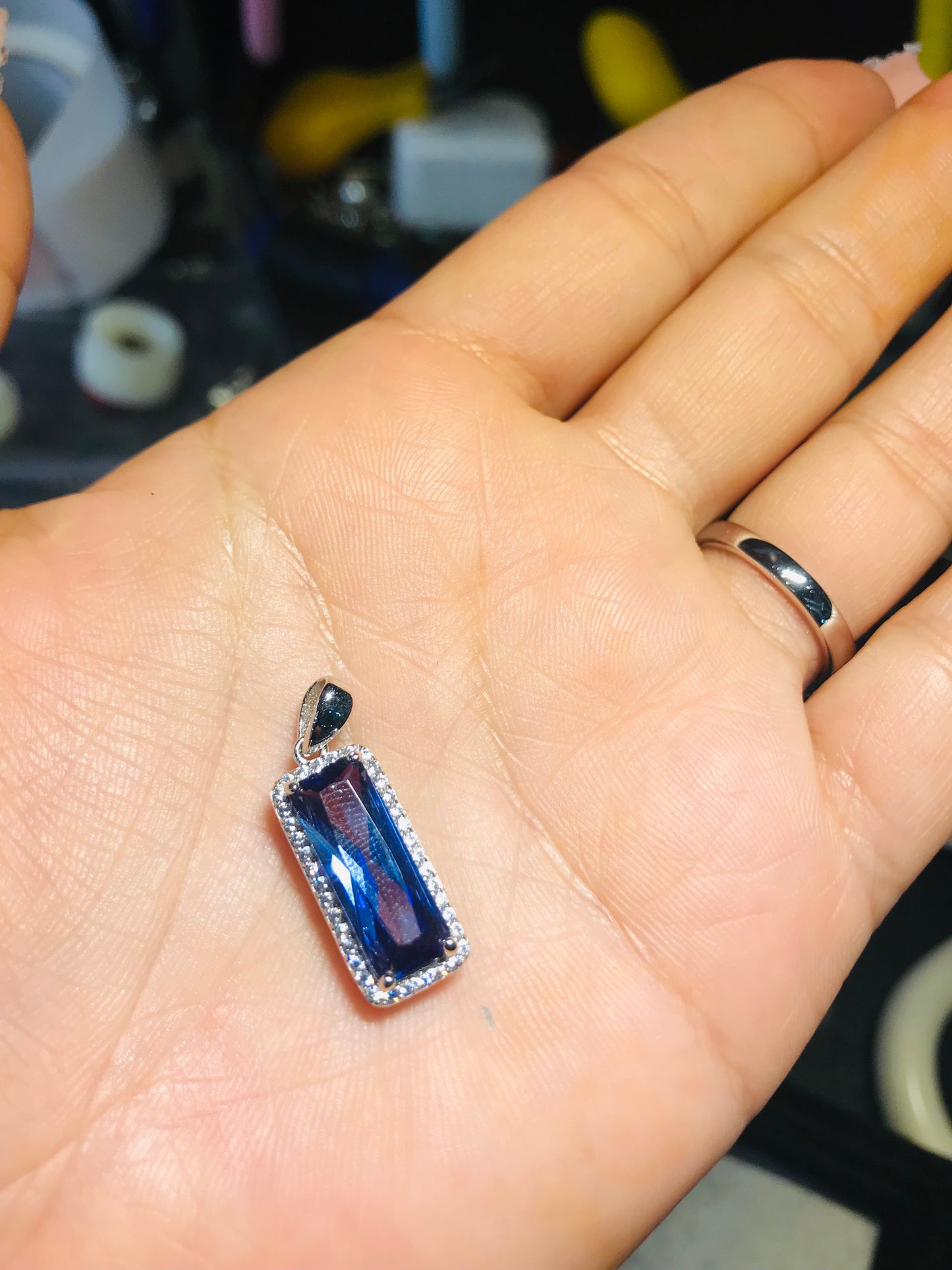 Pendentif en argent sterling avec saphir