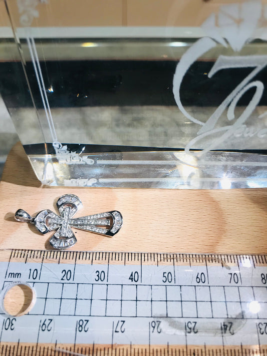 Pendentif croix en argent sterling