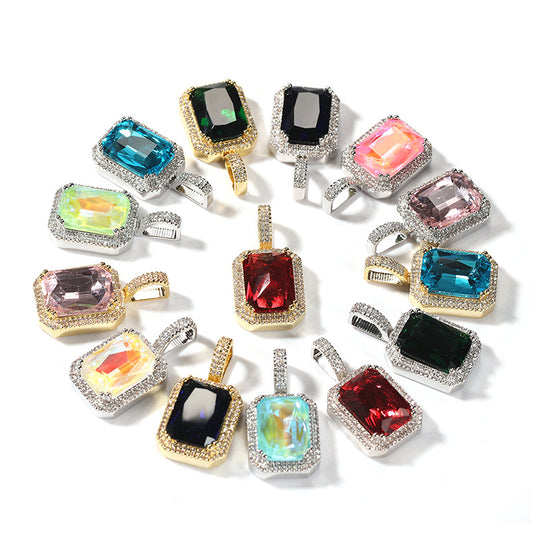 Collier avec pendentif en oxyde de zirconium cubique glacé, rose, bleu, vert et rouge, forme carrée, fluorescente