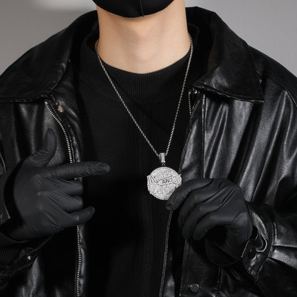 ਵੱਡਾ ਮੈਡਲੀਅਨ ਗੋਲ ਡਿਸਕ ਲੈਟਰ ਮਨੀ ਅਤੇ ਫੈਮਿਲੀ ਪੈਂਡੈਂਟ ਹਾਰ