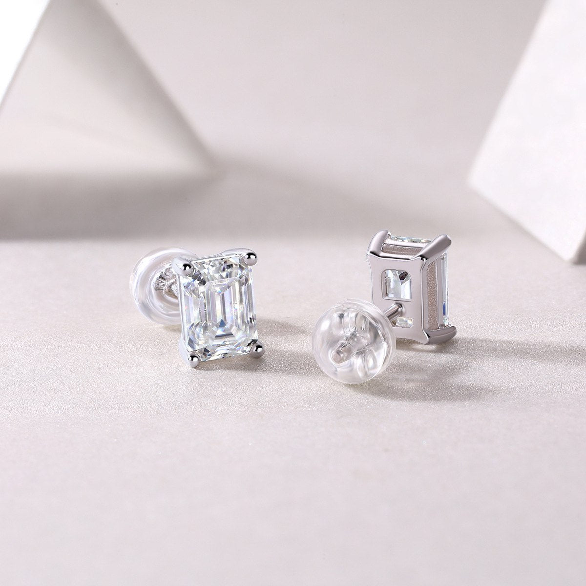 Clous d'oreilles en argent véritable et moissanite
