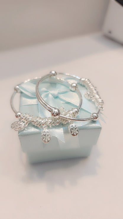 ਸਟਰਲਿੰਗ ਚਾਂਦੀ ਦੀਆਂ ਚੂੜੀਆਂ