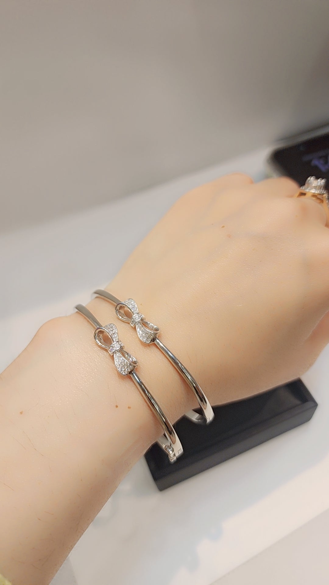 ਸਟਰਲਿੰਗ ਚਾਂਦੀ ਦੀਆਂ ਚੂੜੀਆਂ