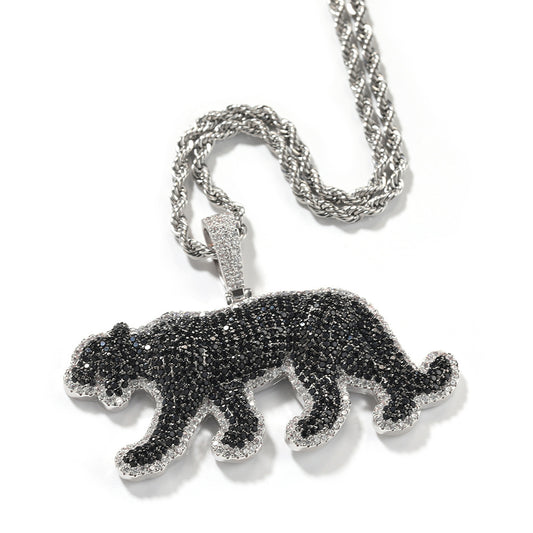 Collier avec pendentif léopard en diamants et zircones cubiques noirs glacés