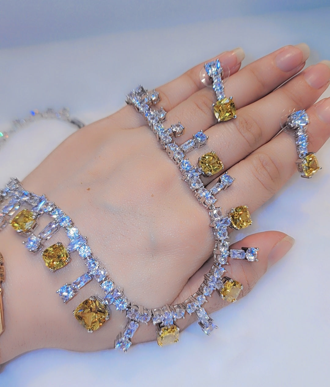 ਚਿੱਟੇ ਸੋਨੇ ਦੀ ਪਲੇਟ ਵਾਲਾ ਸੈੱਟ