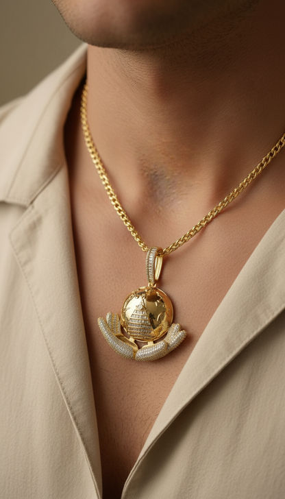 ਆਈਸਡ ਆਊਟ ਪੈਂਡੈਂਟ