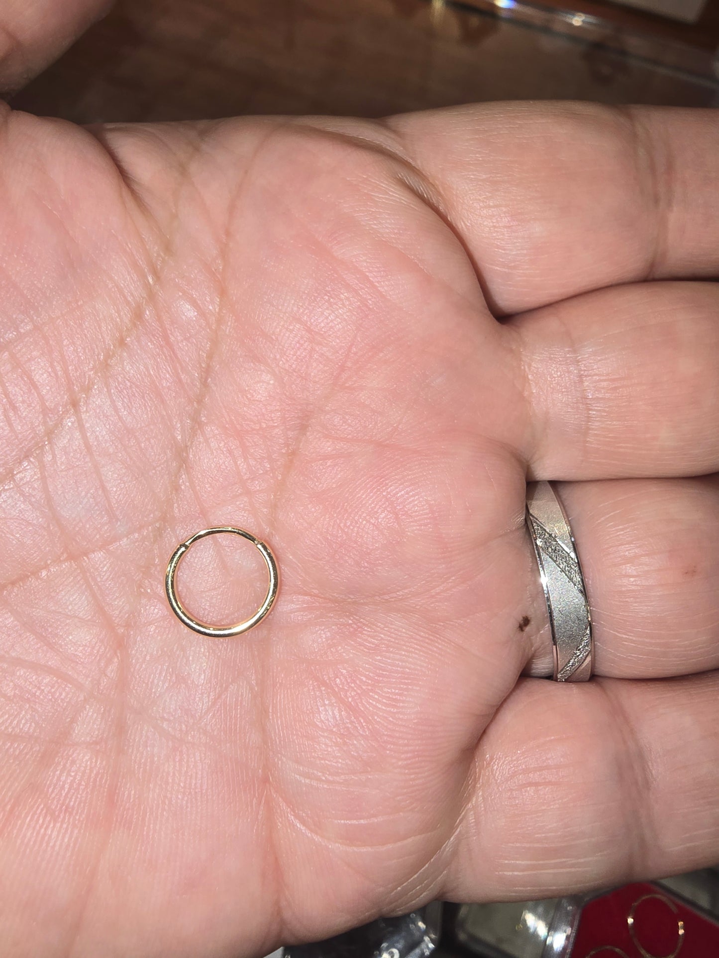 Real gold nose ring with lock