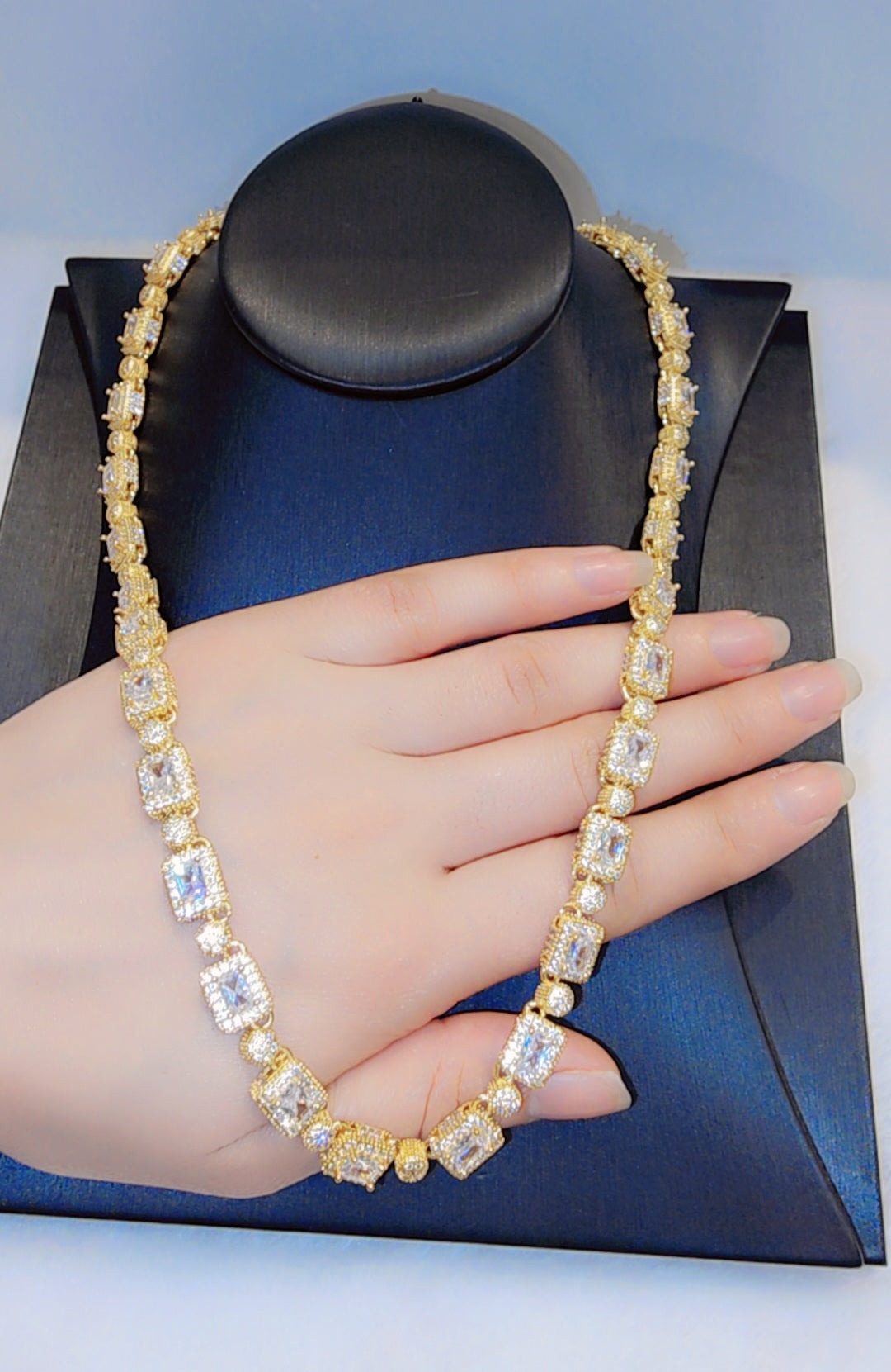 ਆਈਸਡ ਆਊਟ ਗੋਲਡ ਪਲੇਟਿਡ ਚੇਨ