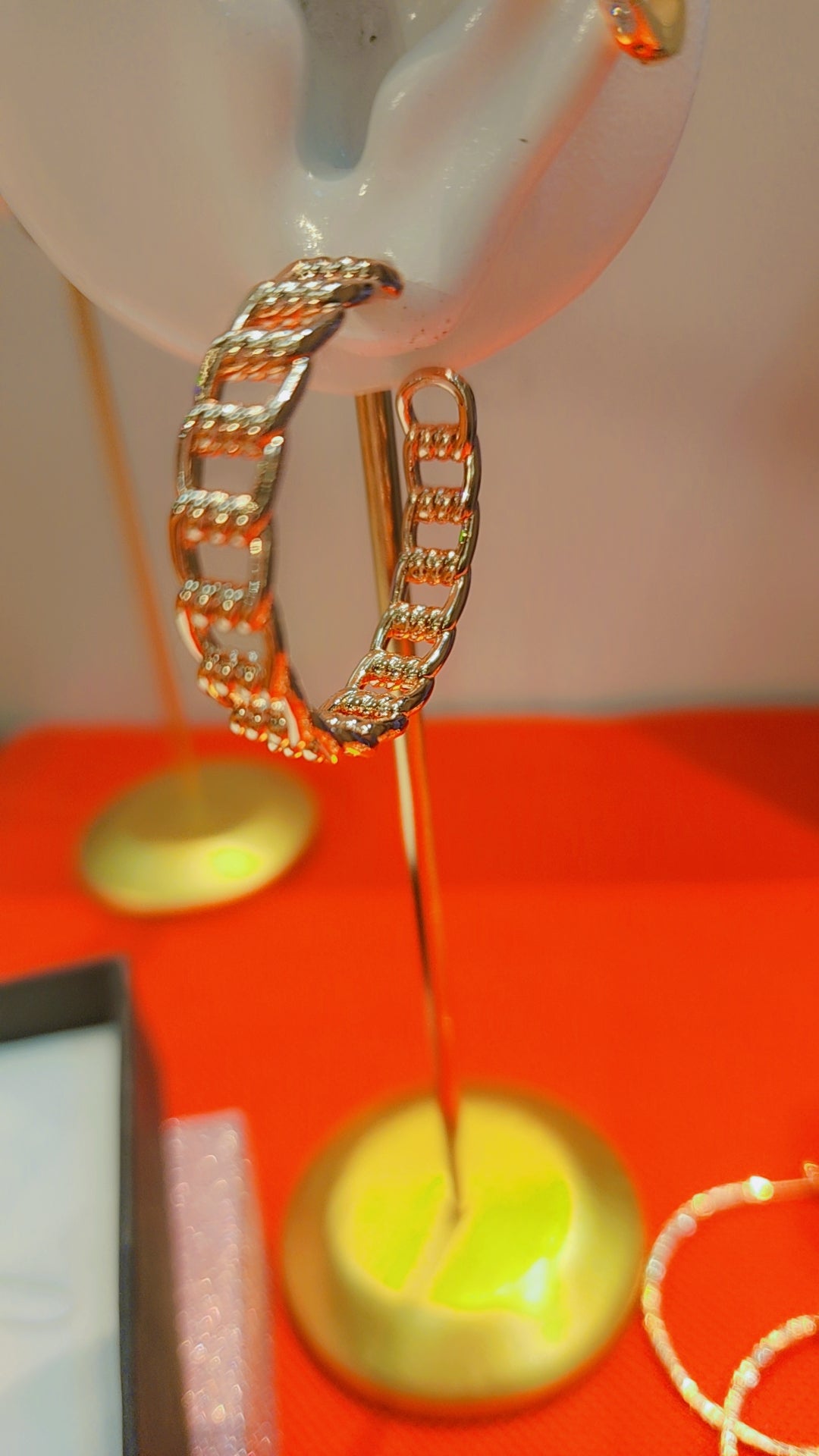 ਸੋਨੇ ਦੀ ਪਲੇਟ ਵਾਲੀ ਵਾਲੀ