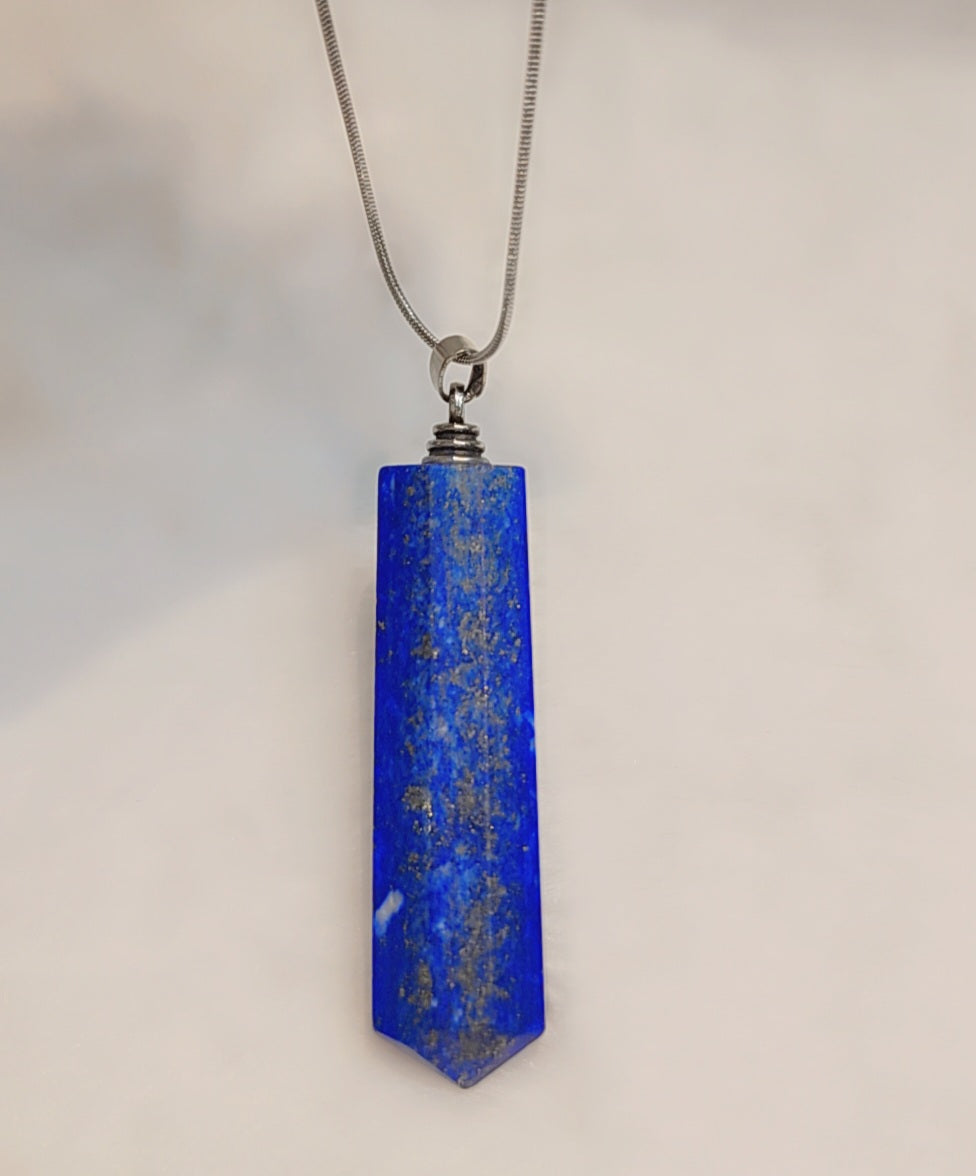 Pendentif en argent sterling avec de véritables pierres de lapis-lazuli