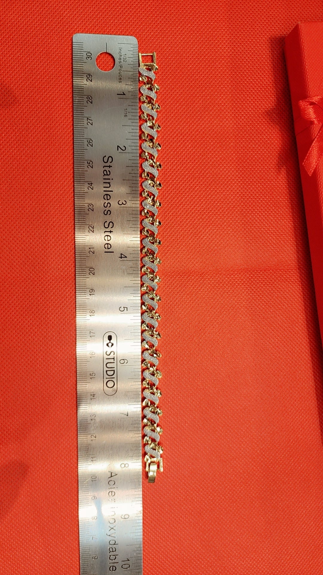 ਸੋਨੇ ਦੀ ਪਲੇਟ ਵਾਲਾ ਬਰੇਸਲੇਟ