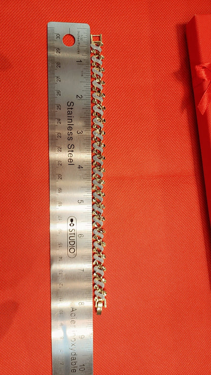 ਸੋਨੇ ਦੀ ਪਲੇਟ ਵਾਲਾ ਬਰੇਸਲੇਟ