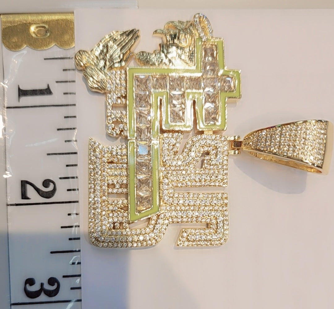 ਆਈਸਡ ਆਊਟ ਪੈਂਡੈਂਟ