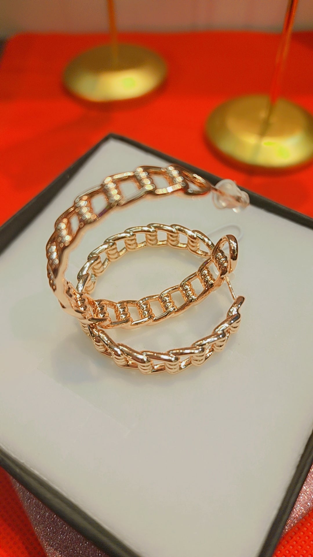 ਸੋਨੇ ਦੀ ਪਲੇਟ ਵਾਲੀ ਵਾਲੀ