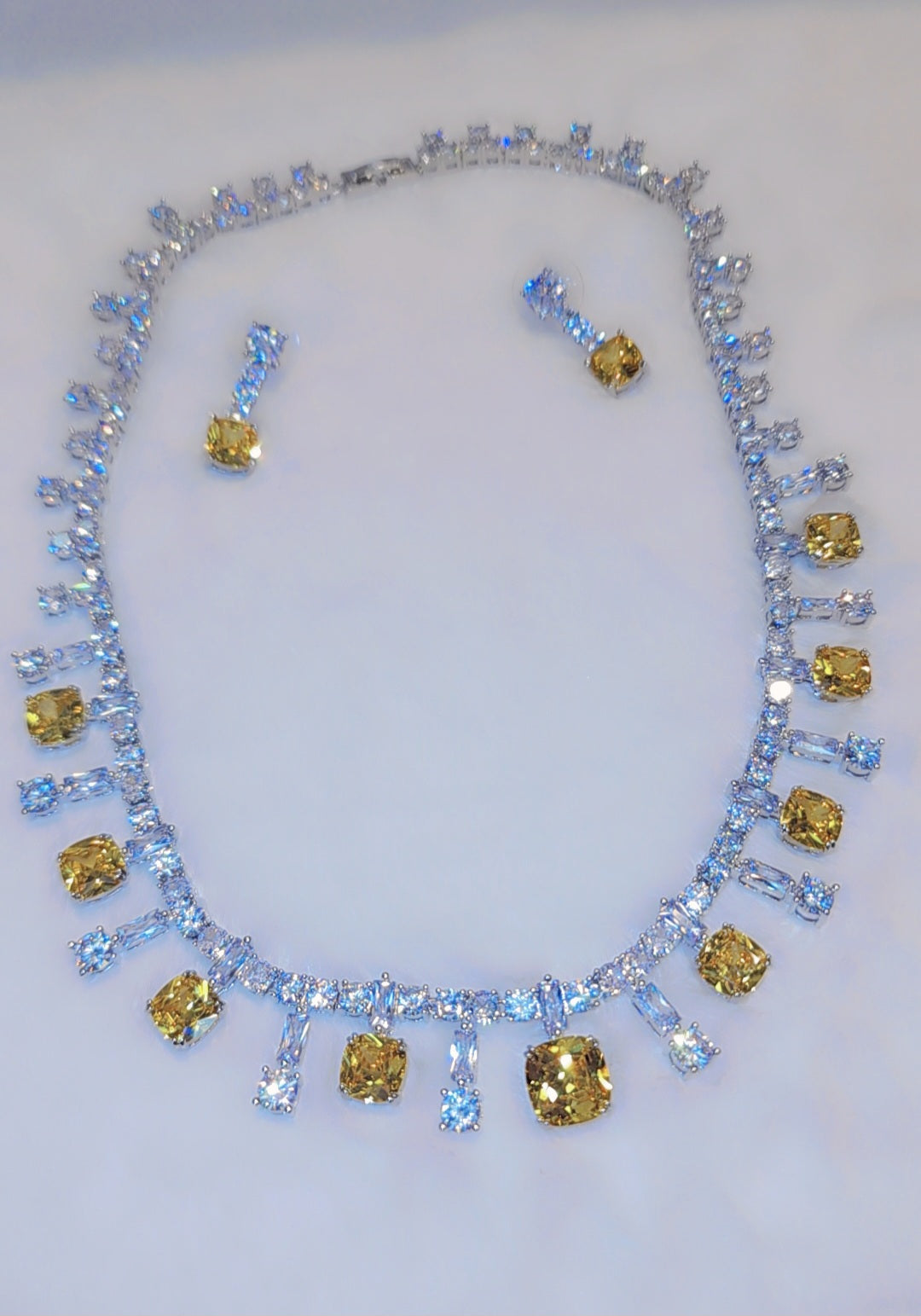 ਚਿੱਟੇ ਸੋਨੇ ਦੀ ਪਲੇਟ ਵਾਲਾ ਸੈੱਟ