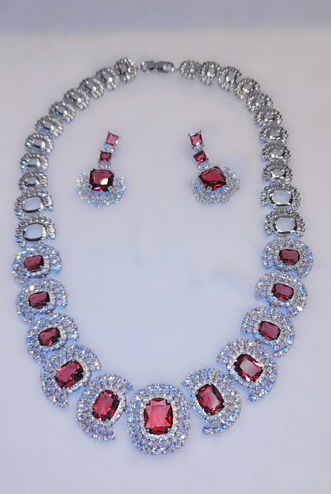 ਚਿੱਟੇ ਸੋਨੇ ਦੀ ਪਲੇਟ ਵਾਲਾ ਸੈੱਟ