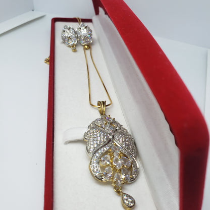 ਸੋਨੇ ਦੀ ਪਲੇਟ ਵਾਲਾ ਸੈੱਟ