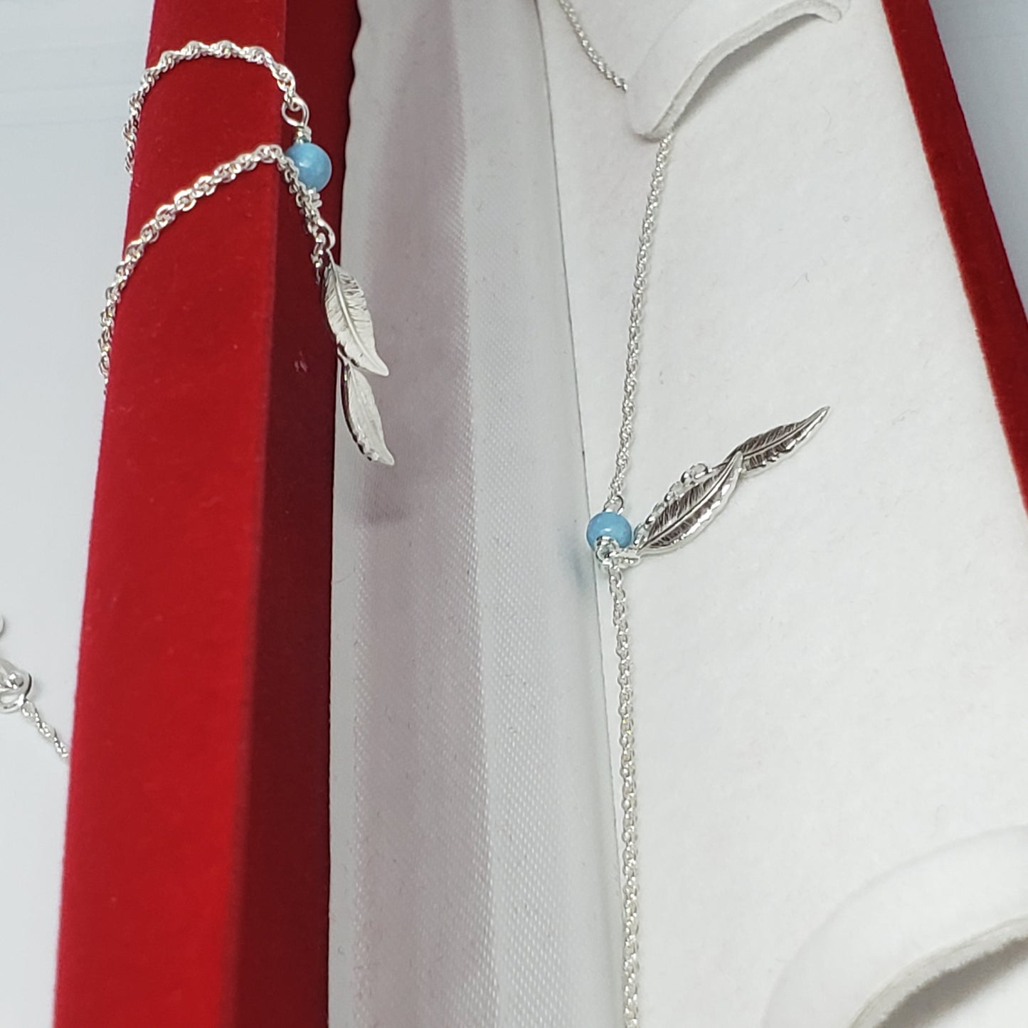 ਅਸਲੀ ਫਿਰਕੀ ਅਤੇ ਅਸਲੀ ਚਾਂਦੀ ਦੇ ਫੈਸ਼ਨੇਬਲ ਐਨਕਲੇਟ