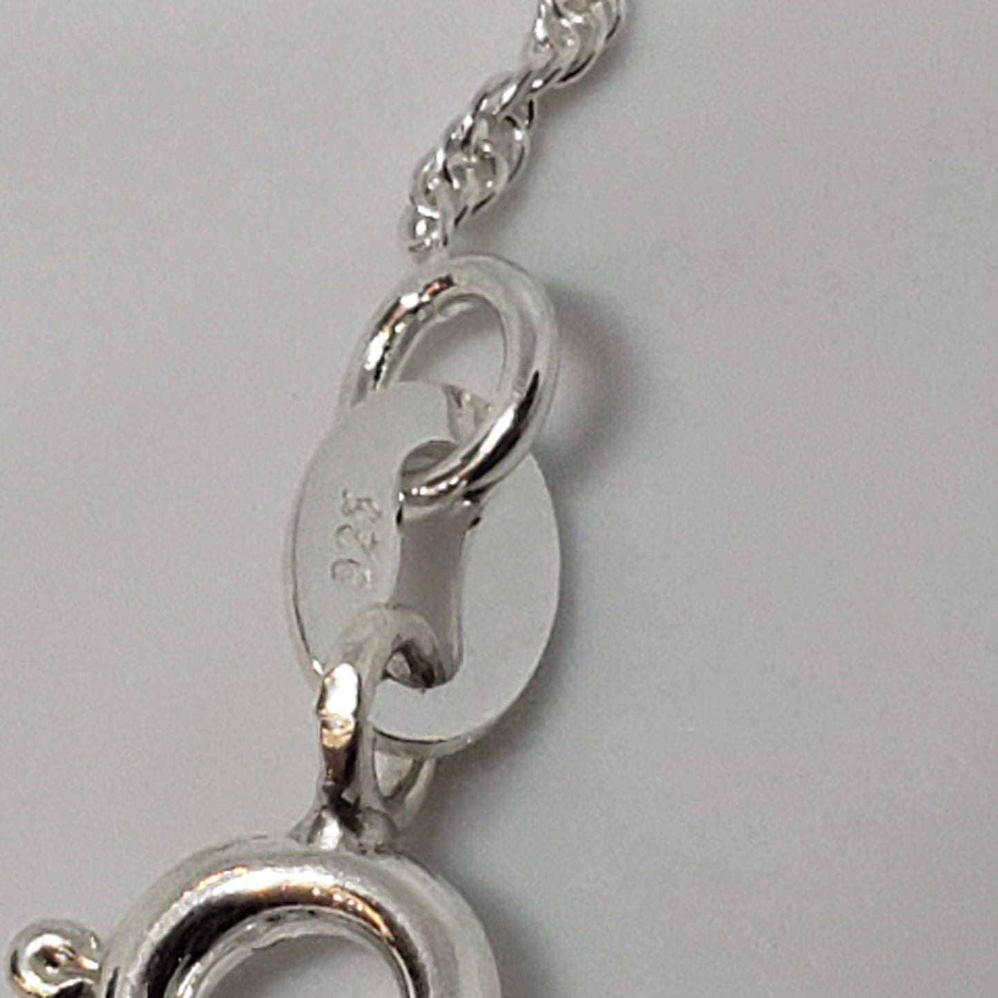 ਅਸਲੀ ਫਿਰਕੀ ਅਤੇ ਅਸਲੀ ਚਾਂਦੀ ਦੇ ਫੈਸ਼ਨੇਬਲ ਐਨਕਲੇਟ