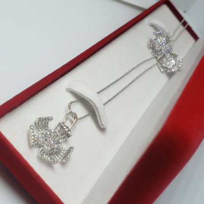 ਹੀਰੇ ਦੇ ਫੁੱਲਾਂ ਦੀਆਂ ਪੱਤੀਆਂ ਵਾਲਾ ਪਿਆਰ ਸੈੱਟ