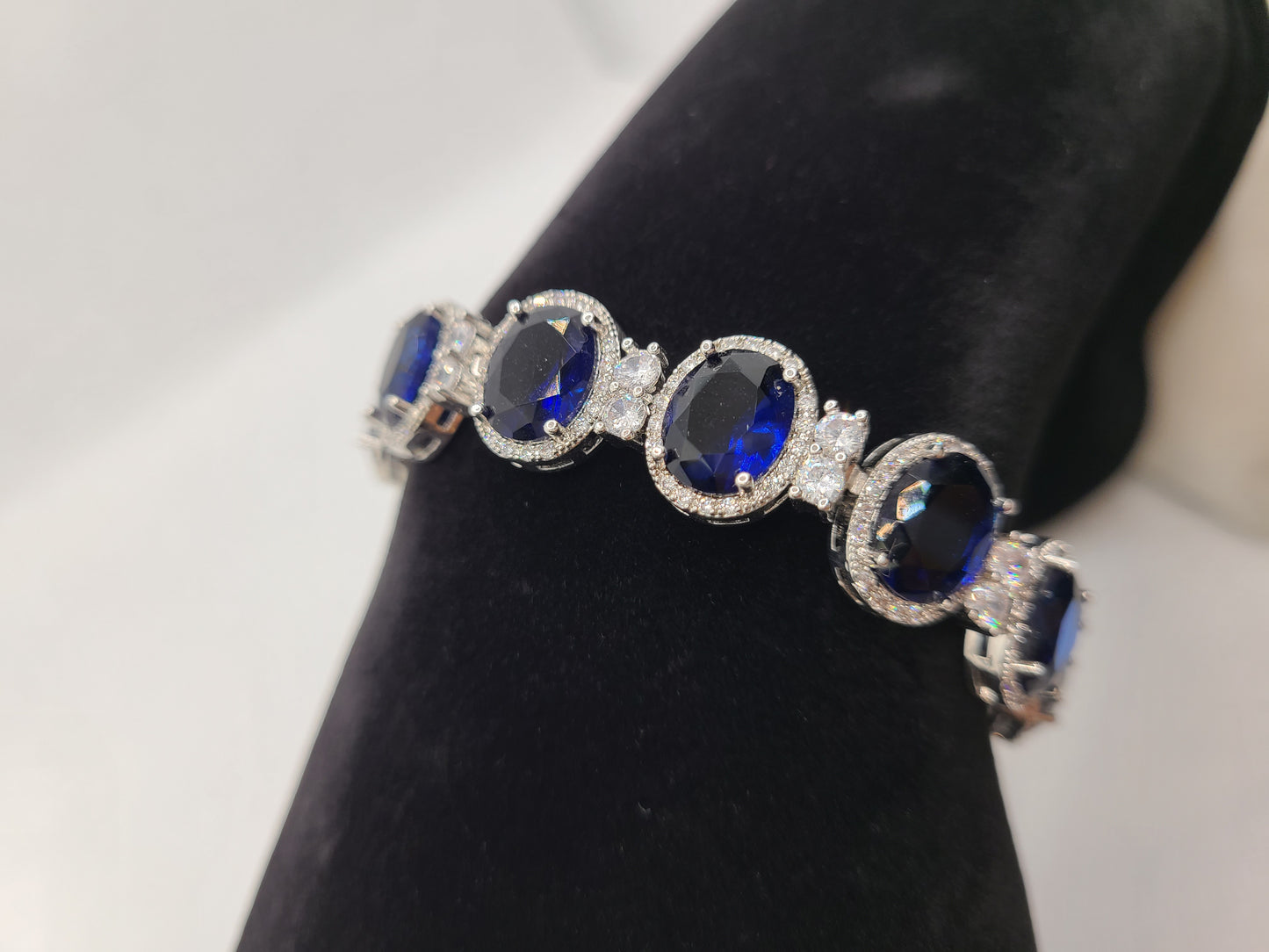 Bracelet en pierre bleu royal