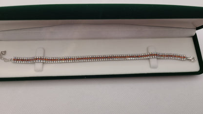 ਲਾਲ ਪੱਥਰਾਂ ਵਾਲਾ ਸਟਰਲਿੰਗ ਚਾਂਦੀ ਦਾ ਬਰੇਸਲੇਟ