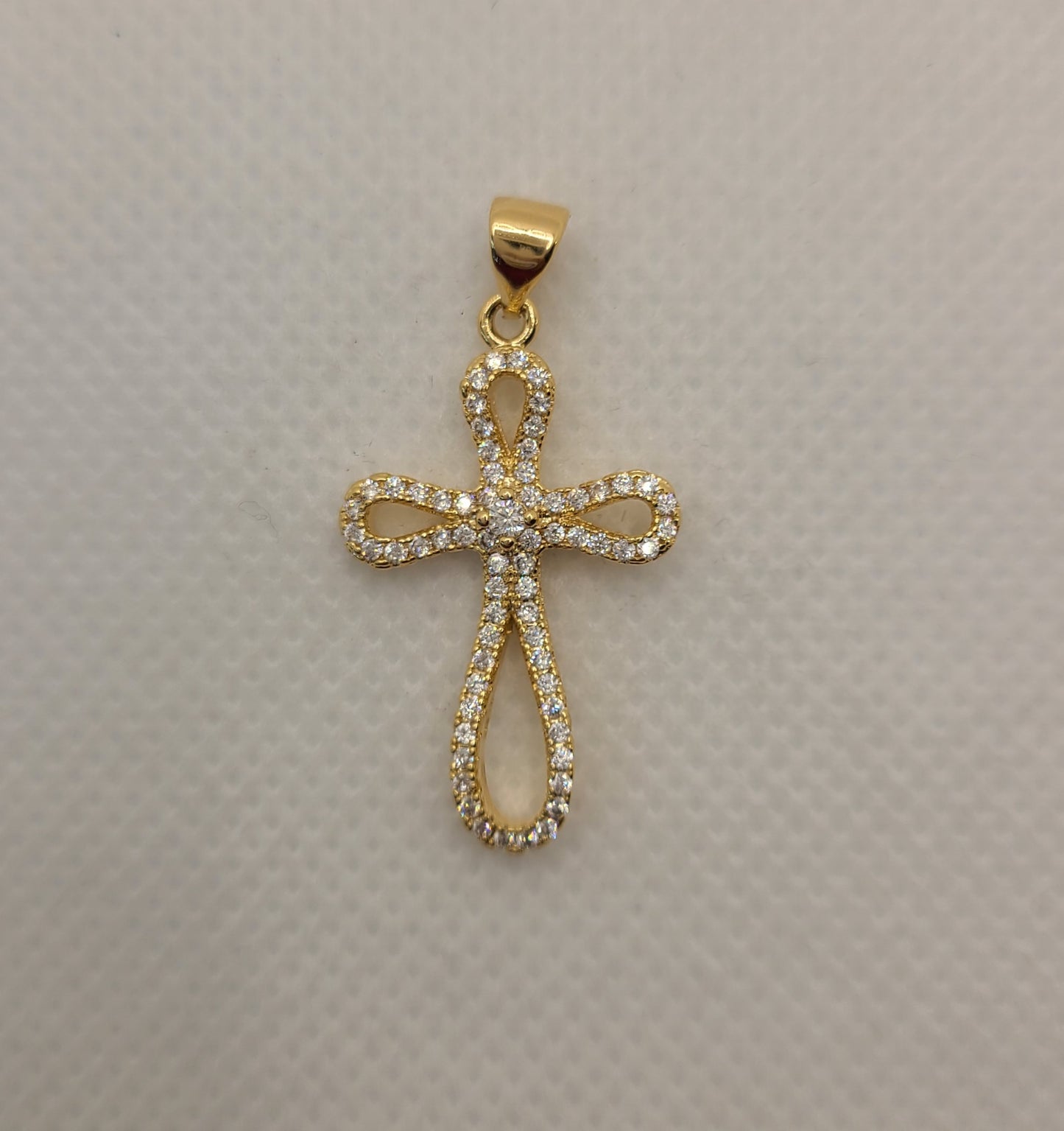 ਆਈਸਡ ਆਊਟ ਪੈਂਡੈਂਟ